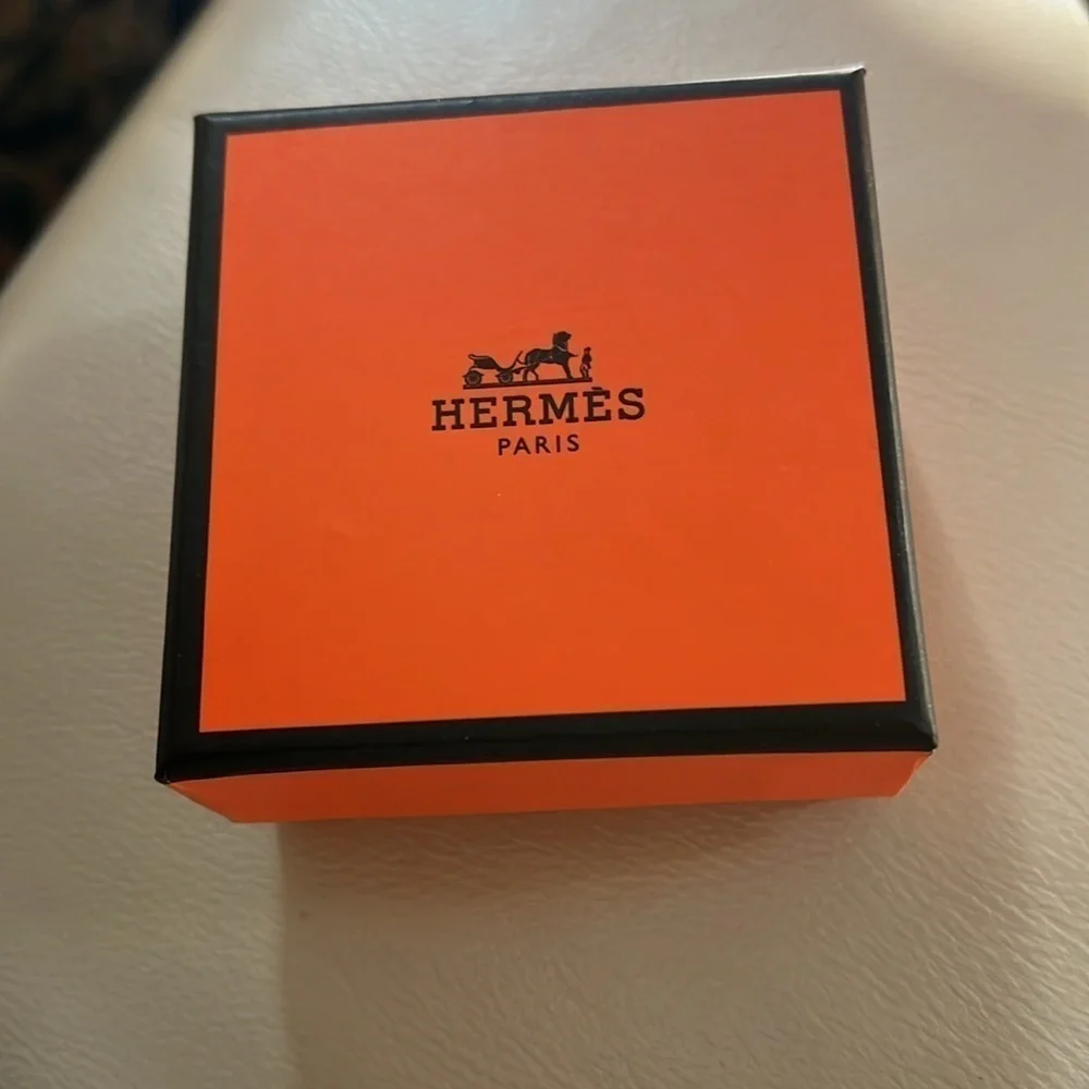 Classic Hermes H bracelet in silver and white - Picture 2 of 9